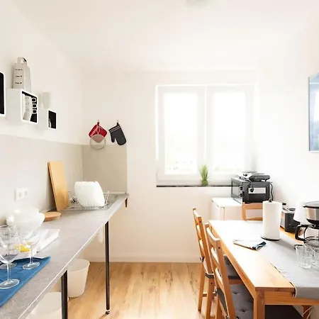 - Sea Center & Parking Spaces & Kingsize Bett - Central Station Hbf - Appartement *