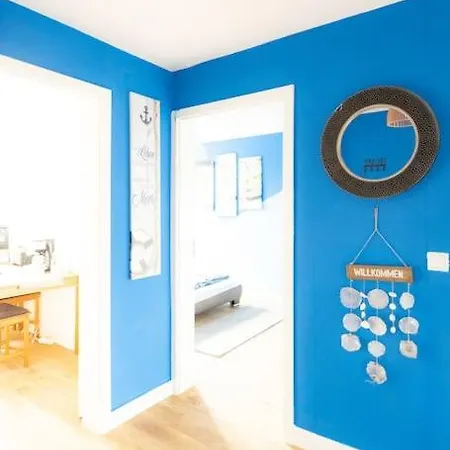 - Sea Center & Parking Spaces & Kingsize Bett - Central Station Hbf - 뒤스부르크