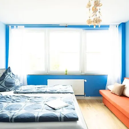 - Sea Center & Parking Spaces & Kingsize Bett - Central Station Hbf - * 뒤스부르크
