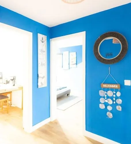 - Sea Center & Parking Spaces & Kingsize Bett - Central Station Hbf - Duisburg