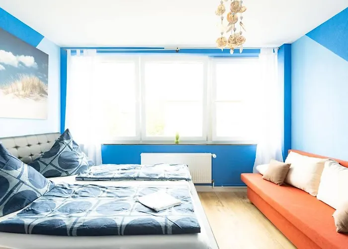 - Sea Center & Parking Spaces & Kingsize Bett - Central Station Hbf - * Duisburg